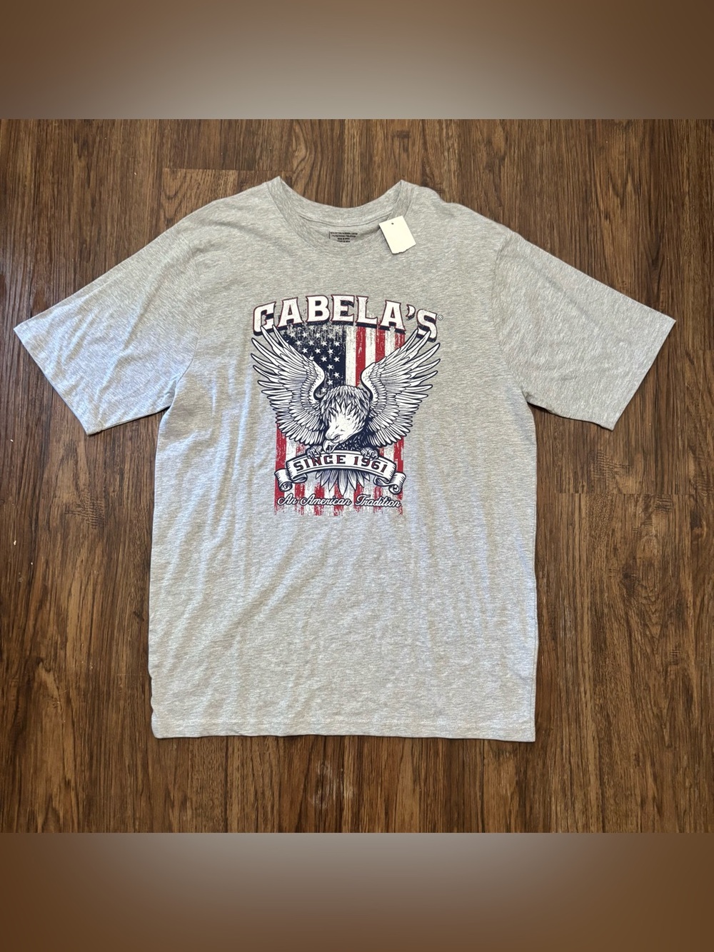 Cabela’s Gray American Flag Eagle Graphic T-Shirt NWT Men’s Size M
